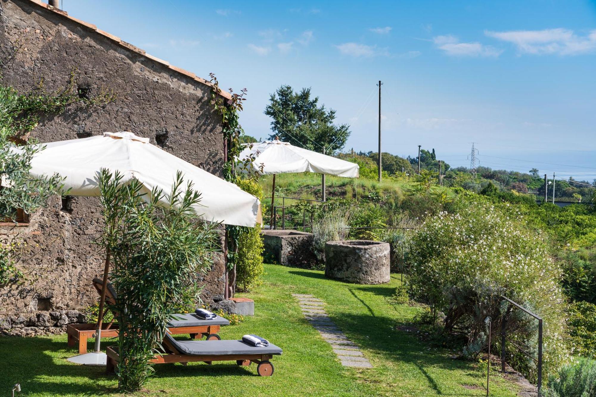Monaci Delle Terre Nere Hotel ซัฟเฟรานา เอตเนอา ภายนอก รูปภาพ