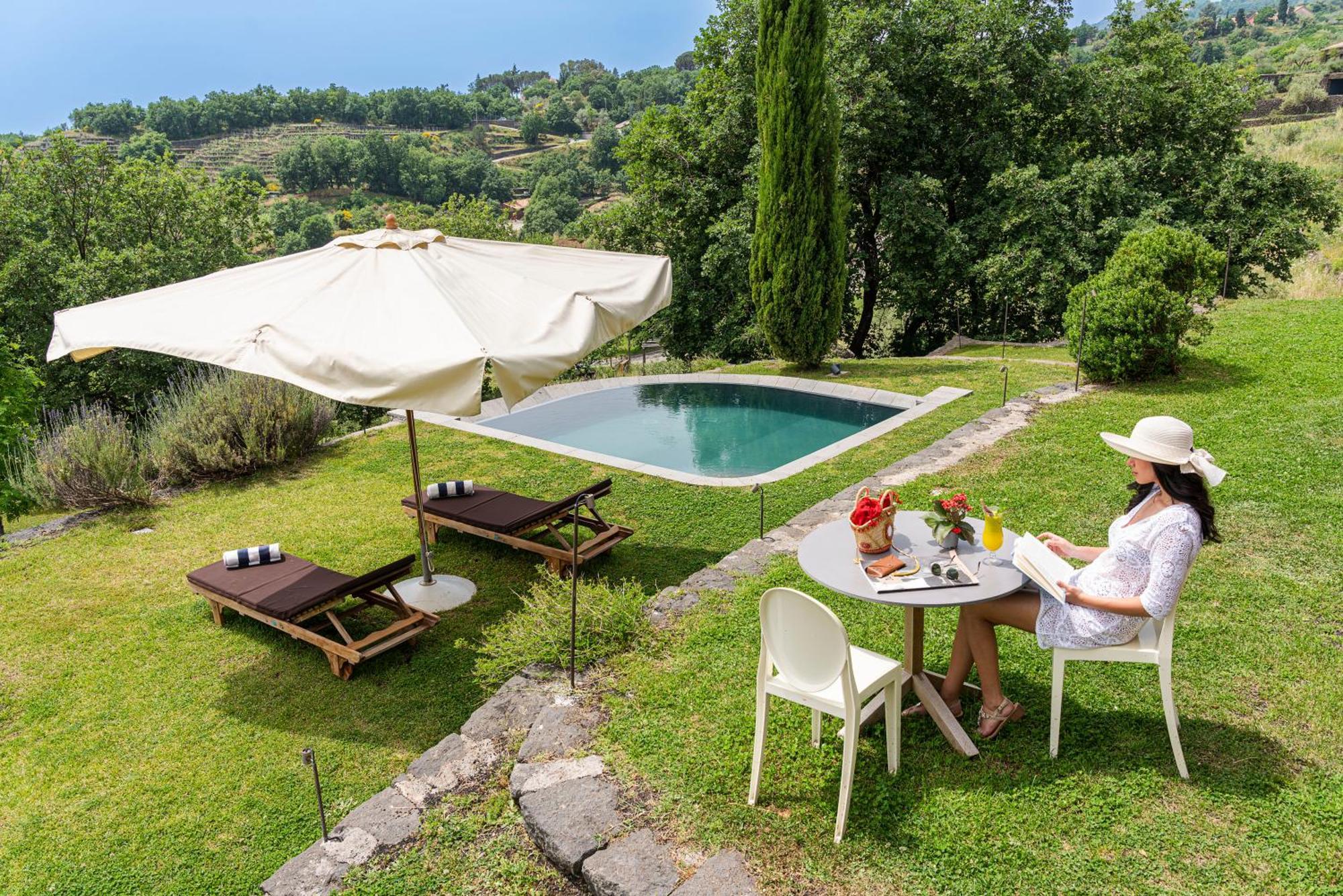 Monaci Delle Terre Nere Hotel ซัฟเฟรานา เอตเนอา ภายนอก รูปภาพ