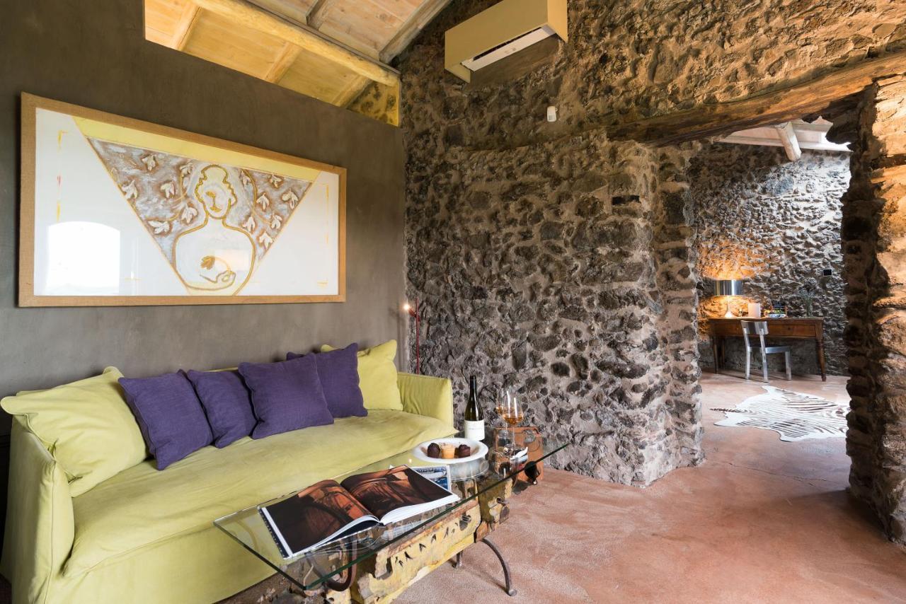 Monaci Delle Terre Nere Hotel ซัฟเฟรานา เอตเนอา ภายนอก รูปภาพ